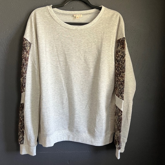 Hem & Thread Tops - Women’s Top from Boutique